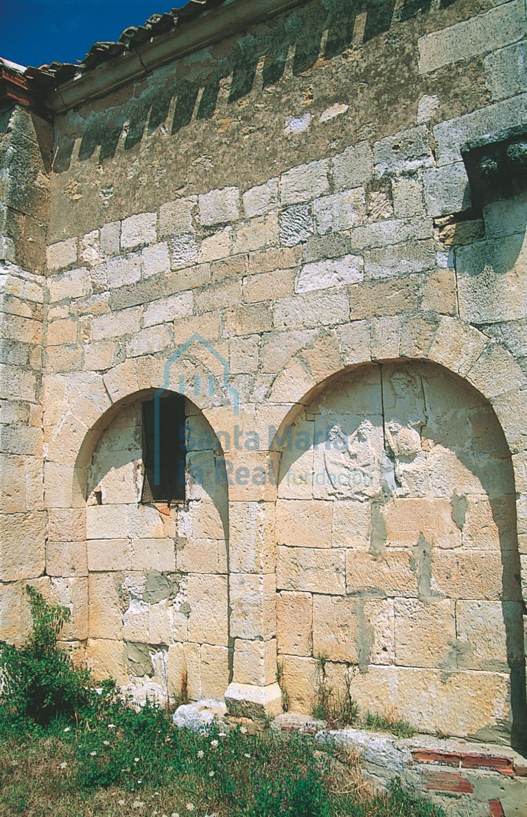Muro sur de la cabecera