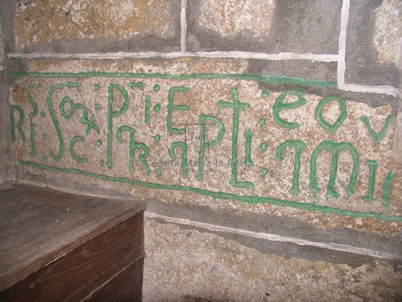 Inscripción del muro sur del presbiterio