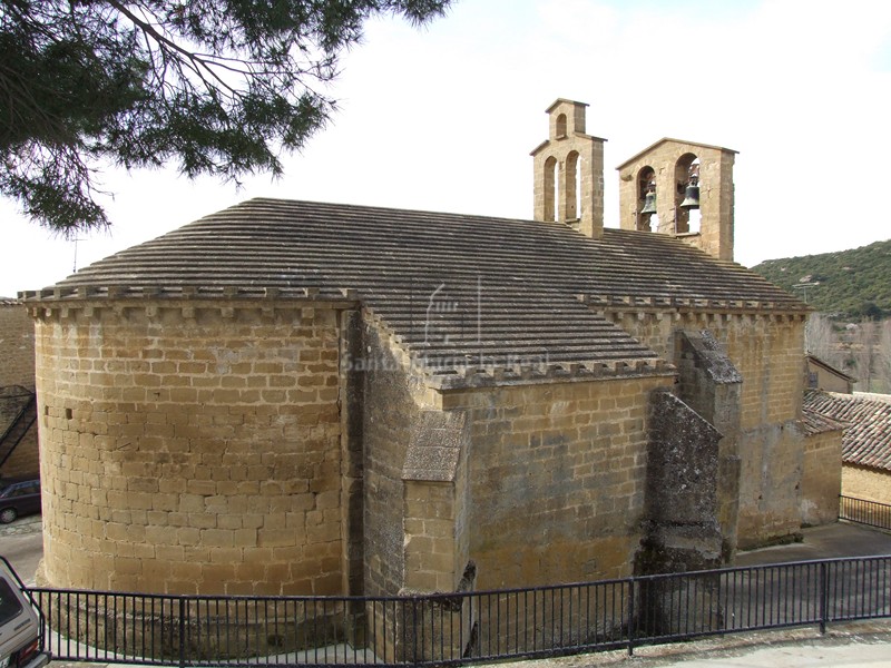 Vista del lado noreste de la iglesia de Santa María del Rosario