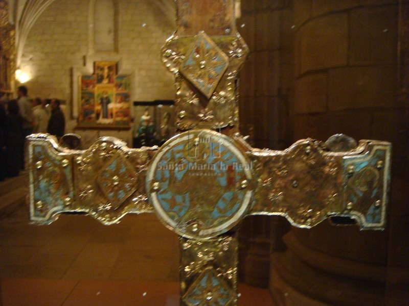 Detalle del reverso de la cruz procesional