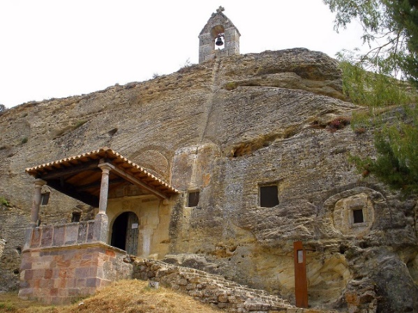 Exterior de la Iglesia de los Santos Justo y Pastor en Olleros de Pisuerga