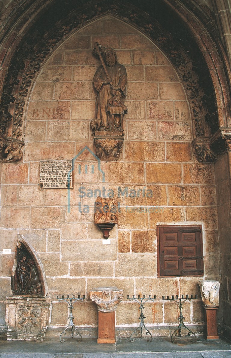 Claustro alto de la Catedral de Burgos. Capiteles de Arlanza y Cillaperlata
