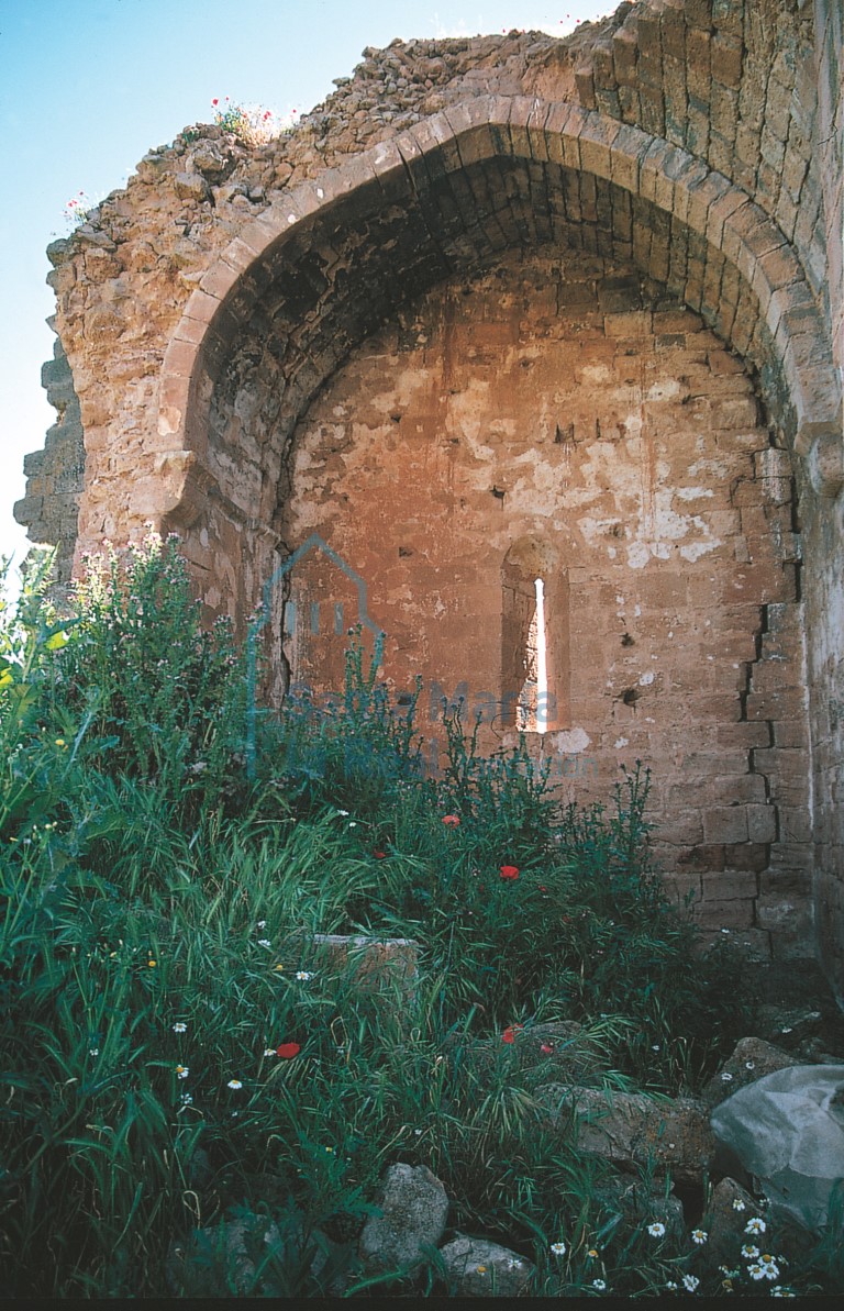 Interior de la capilla de la epístola