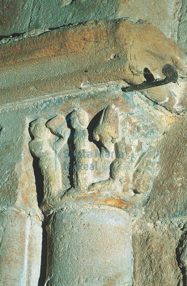 Capitel del pórticocon escenas juglarescas