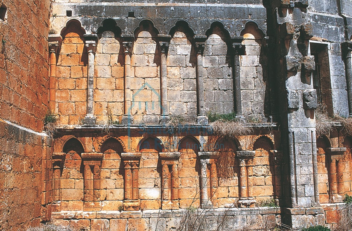 Arquerías del muro sur del presbiterio