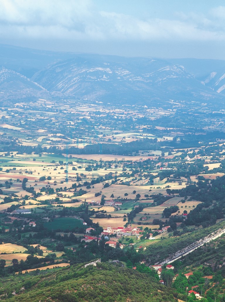 Panorámica. Valle de Valdivielso desde La Mazorra. En primer término El Almiñé