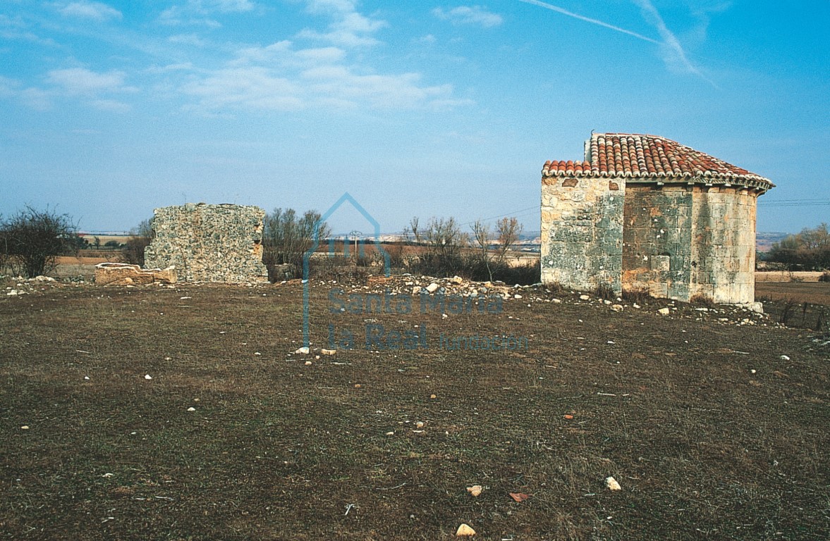 Restos de la ermita, vistos desde el sur