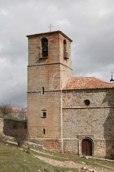 Vista de la torre y la fachada oeste