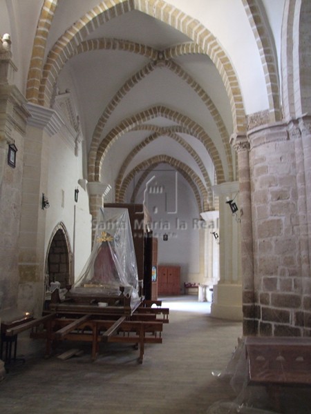 Nave lateral