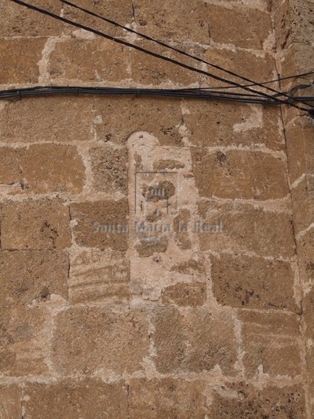Aspillera cegada del ábside