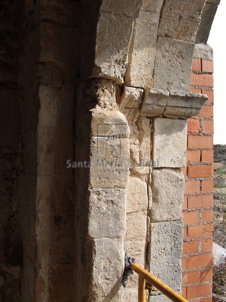 Detalle de la portada desde el interior