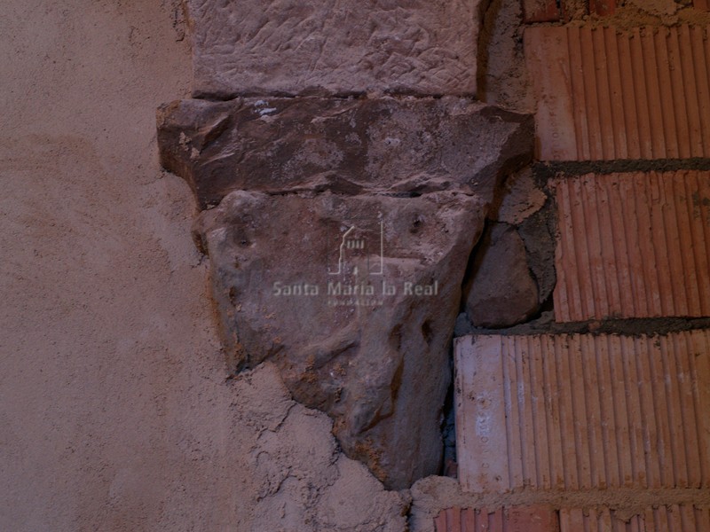 Capitel de la galería ciega visto desde el interior