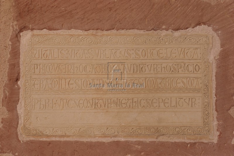 Lápida del diácono Vital (1192) del Claustro