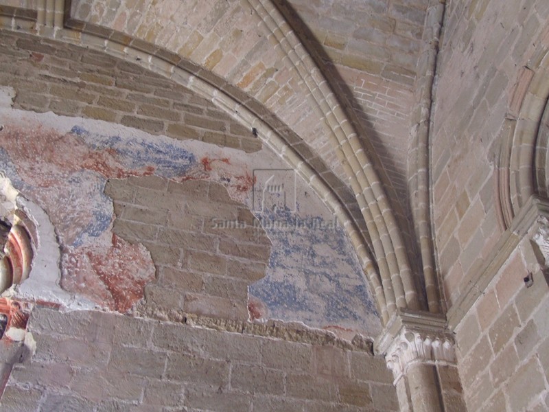 Restos de pinturas murales de la cabecera