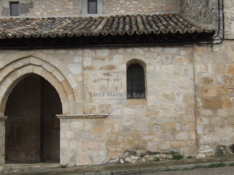 Detalle de la galería porticada