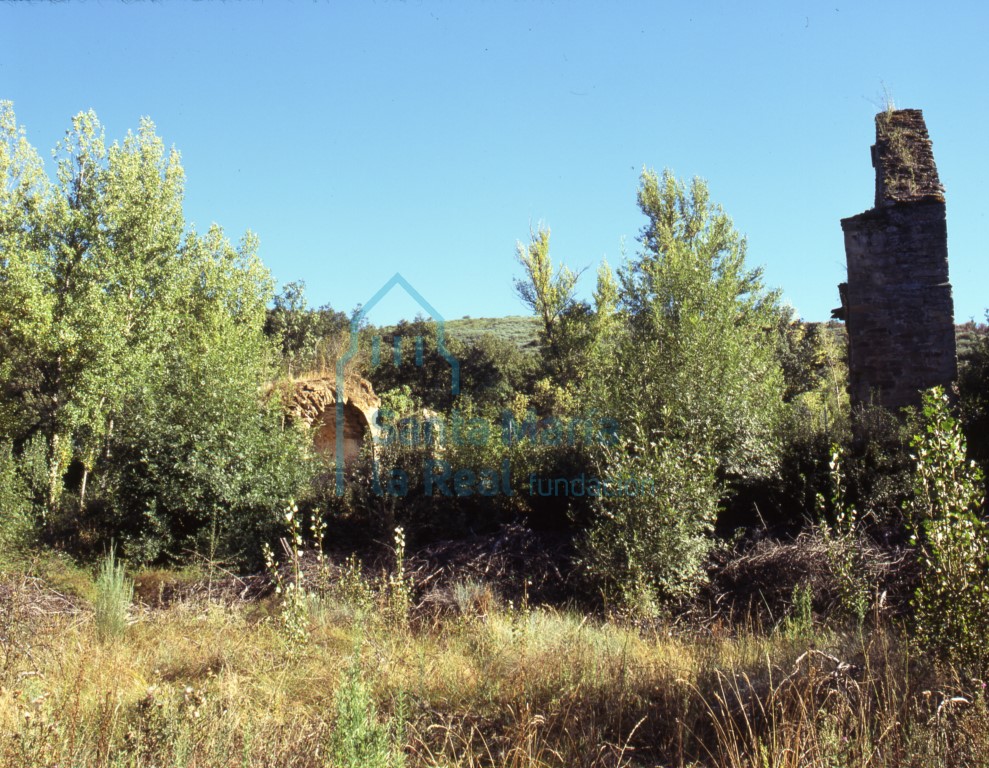 Vistas desde el sudeste de la iglesia. Estado en 1997