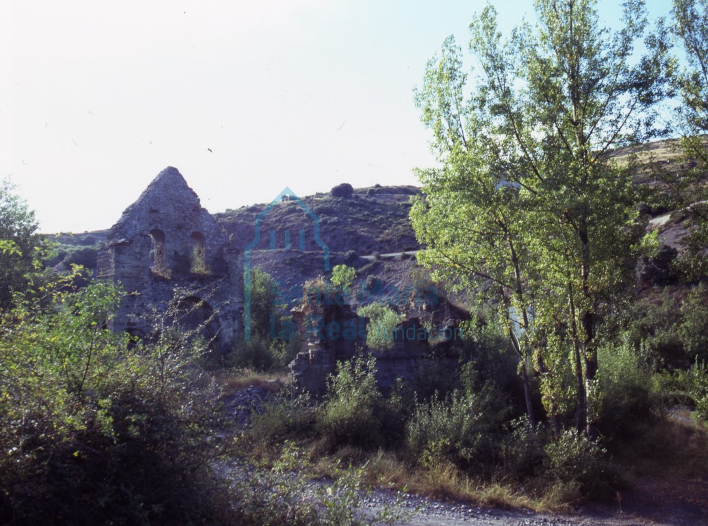 Vistas desde el sudeste de la iglesia. Estado en 1997