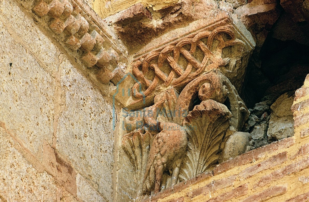 Capitel del arco toral del brazo norte del transepto