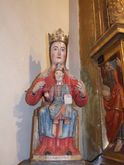 Talla de la Virgen con el Niño
