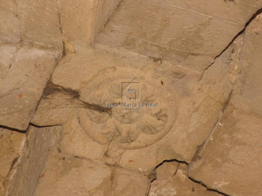 Clave en el tercer piso de la torre