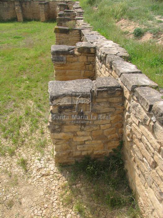 Restos del depósito de agua del poblado de Andelos