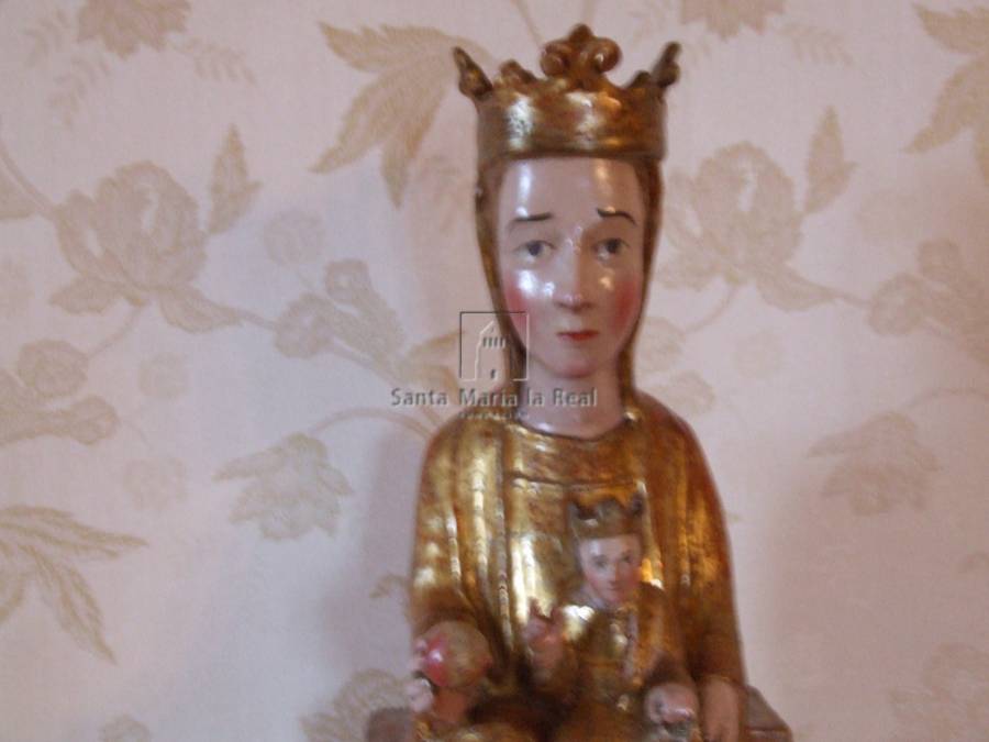 Detalle de la cabeza de la Virgen de Legarra con el Niño