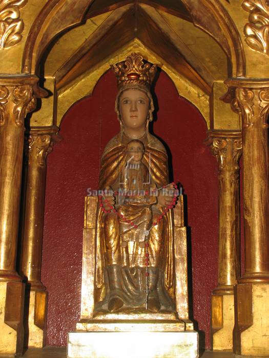 Talla de Nuestra Señora de Izurzu o del Rosario con el Niño
