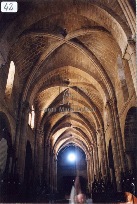 Interior de capilla lateral de la iglesia abacial