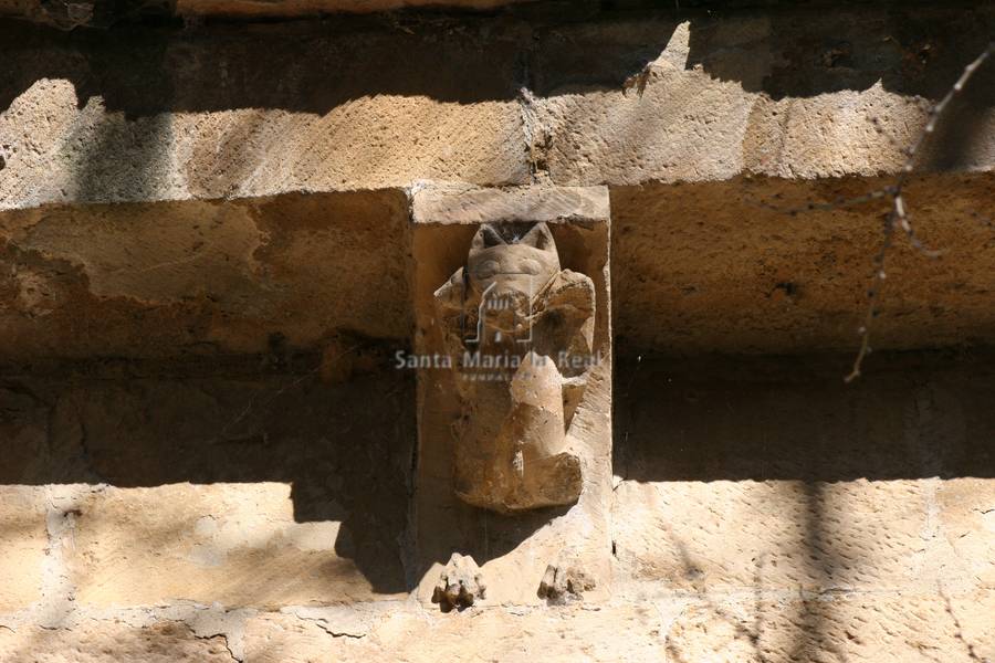 Capitel del ábside. Felino