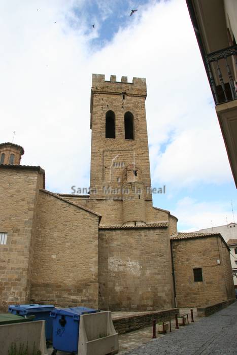 Vista exterior de la iglesia desde el sur