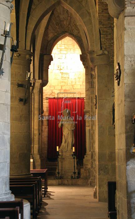 Detalle interior del ábside meridional