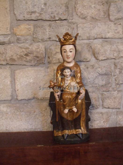 Talla de la Virgen sedente con el Niño