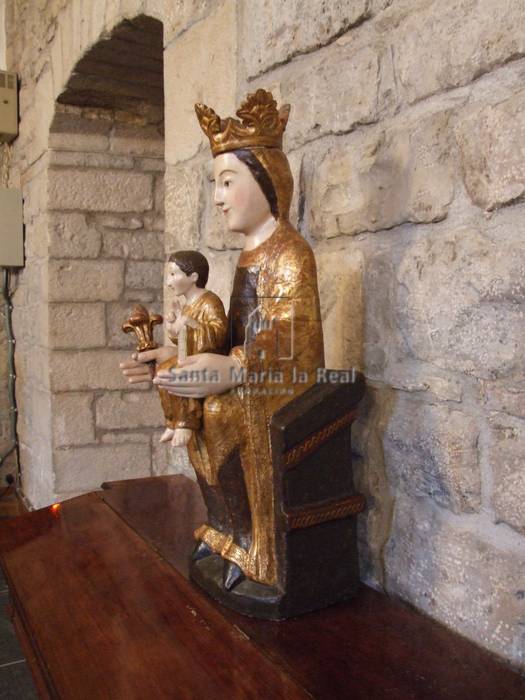 Talla de la Virgen sedente con el Niño