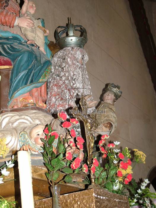 Vista general lateral derecho de la Virgen románica
