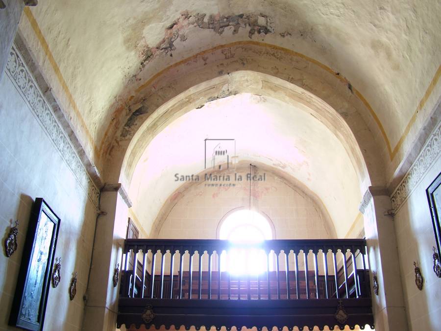 Detalle de la bóveda de la nave y del coro