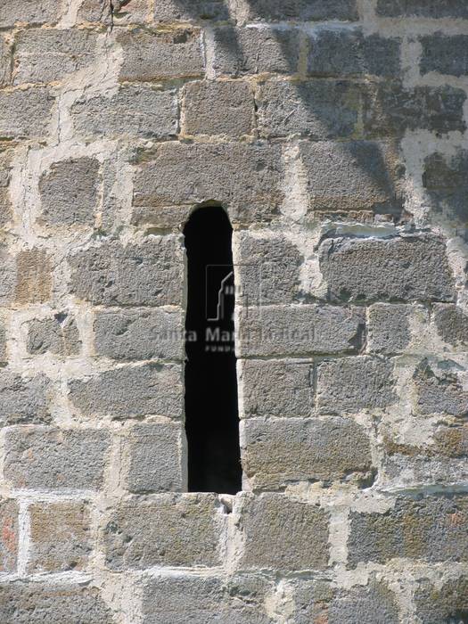 Detalle exterior de la ventana del ábside