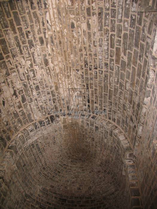 Vista interior de la bóveda desde los pies