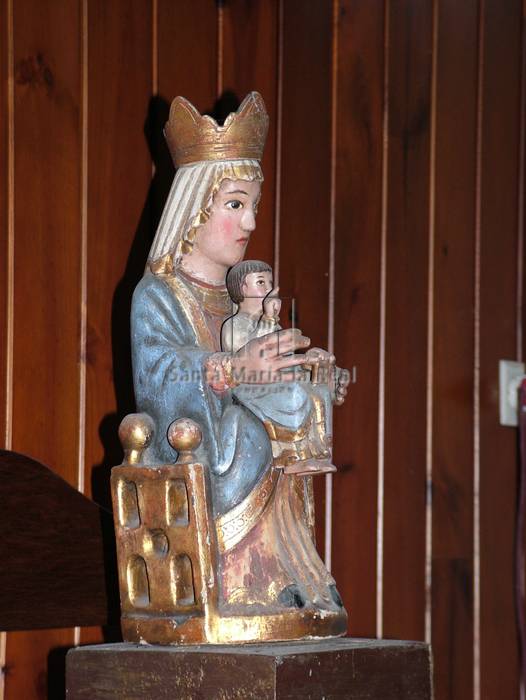 Vista general frontal con sustensorio de la Virgen de Monserrate