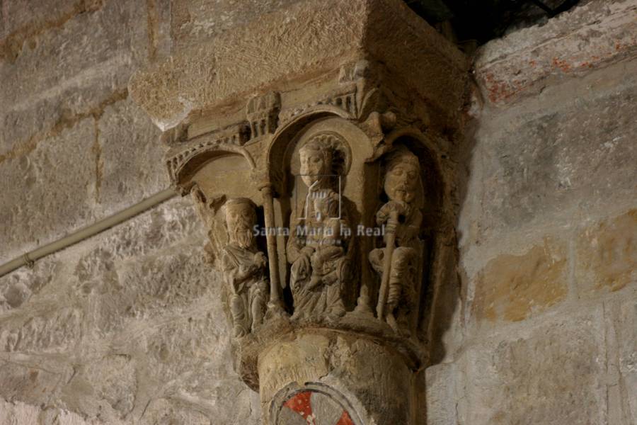 Capitel del interior. Adoración de los Reyes Magos