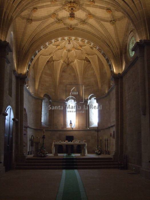 Detalle interior del ábside desde los pies