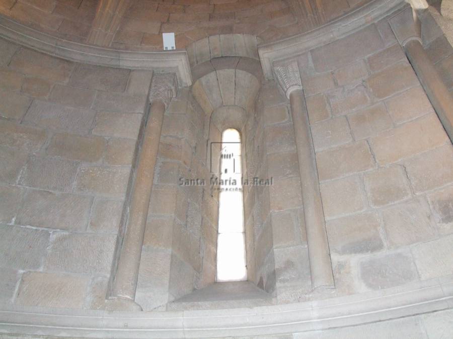 Detalle de la ventana del ábside