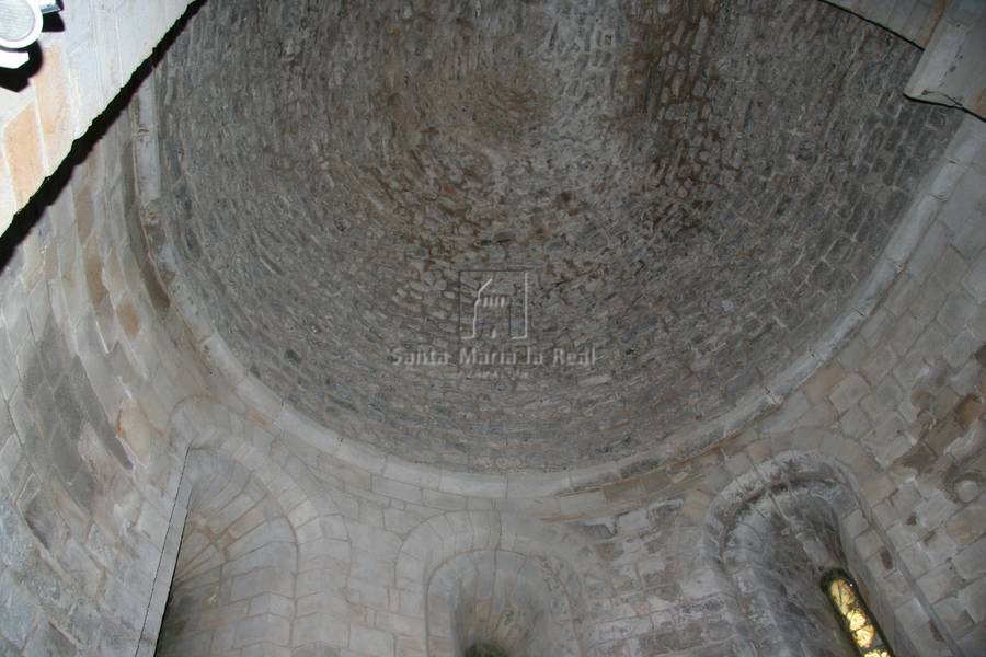 Bóveda cascaron en el ábside central
