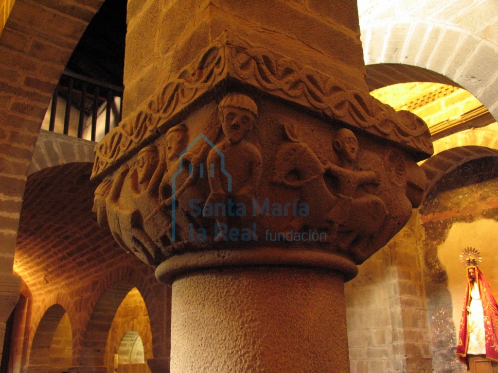 Capitel de la columna central de la arquería sur (conjunto)