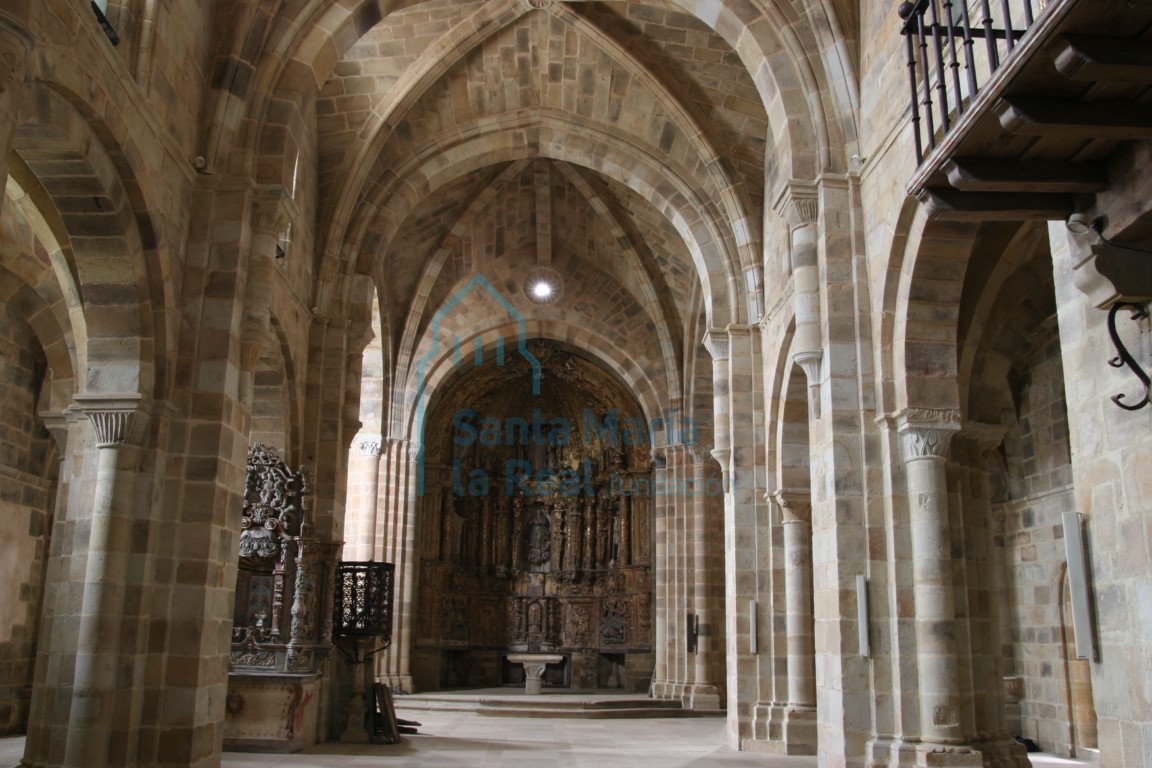Interior de la iglesia