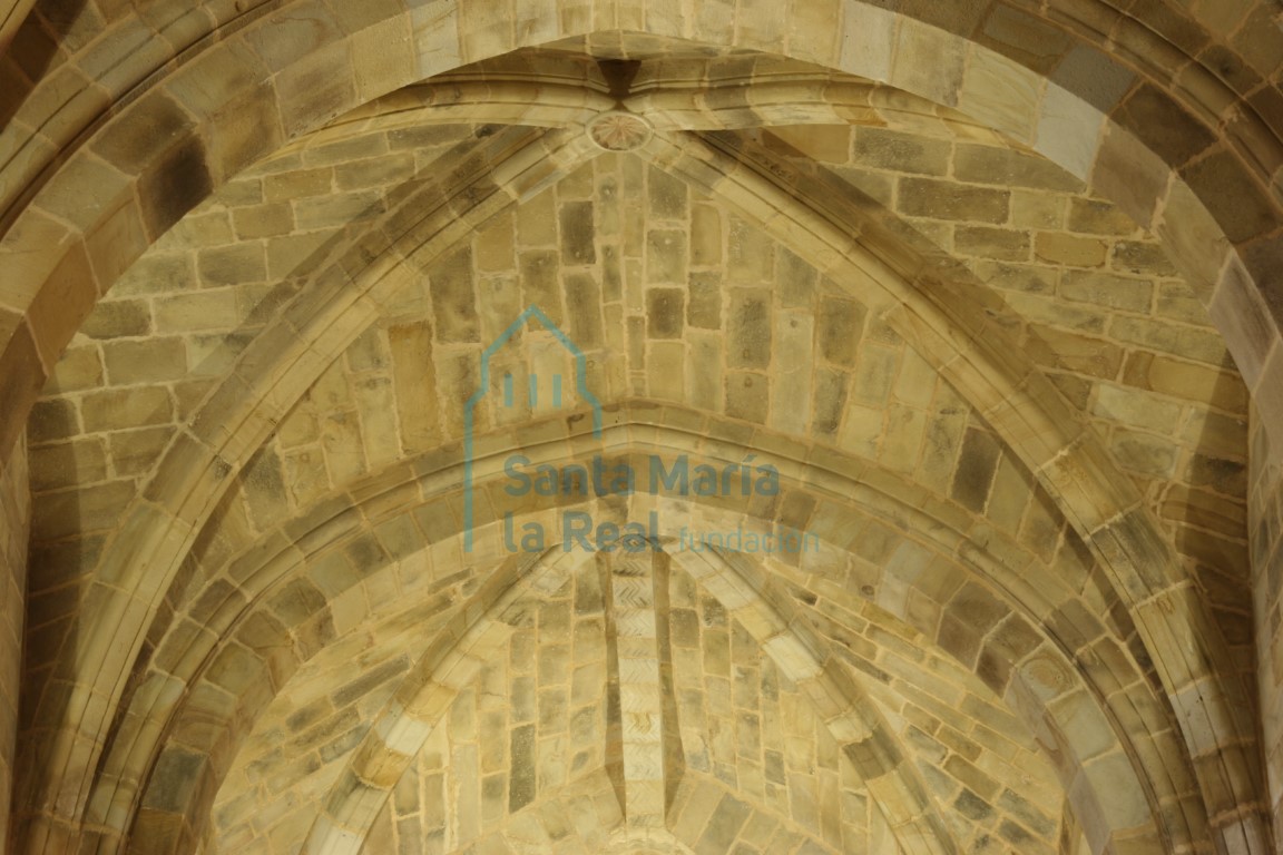 Bóveda de crucería de la nave central