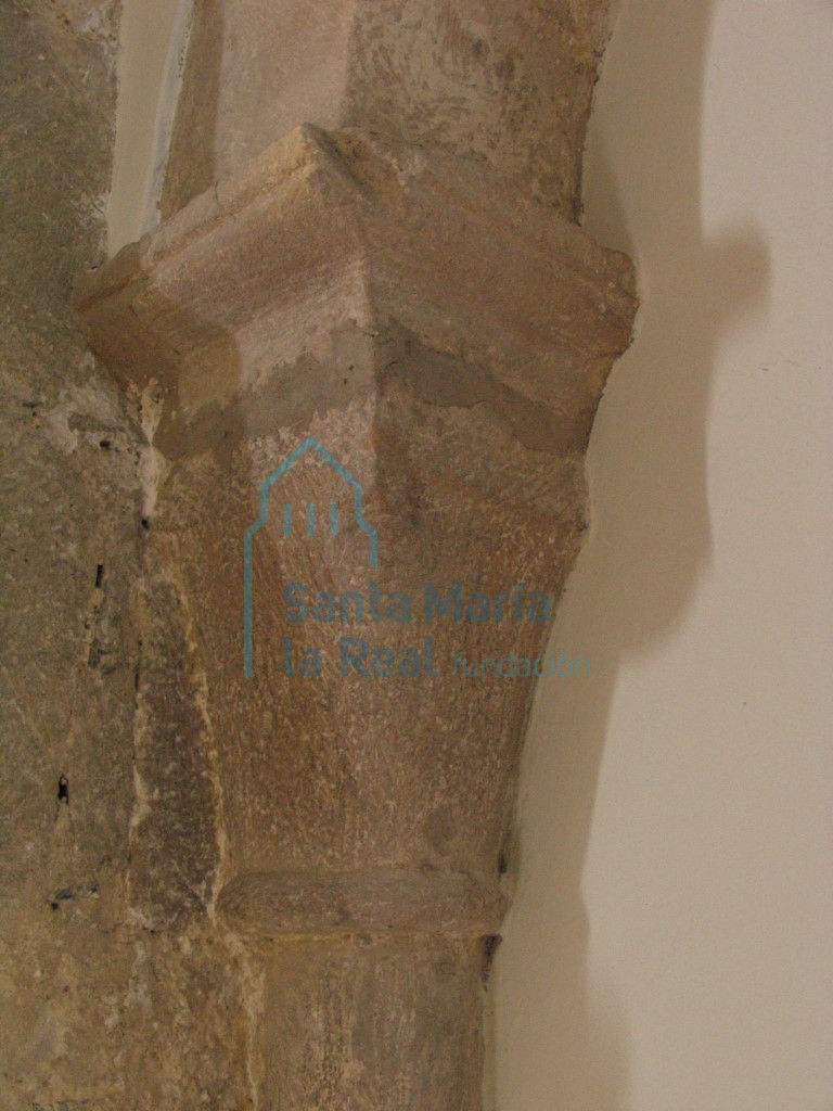 Capitel de la arquería presbiterial, lado norte