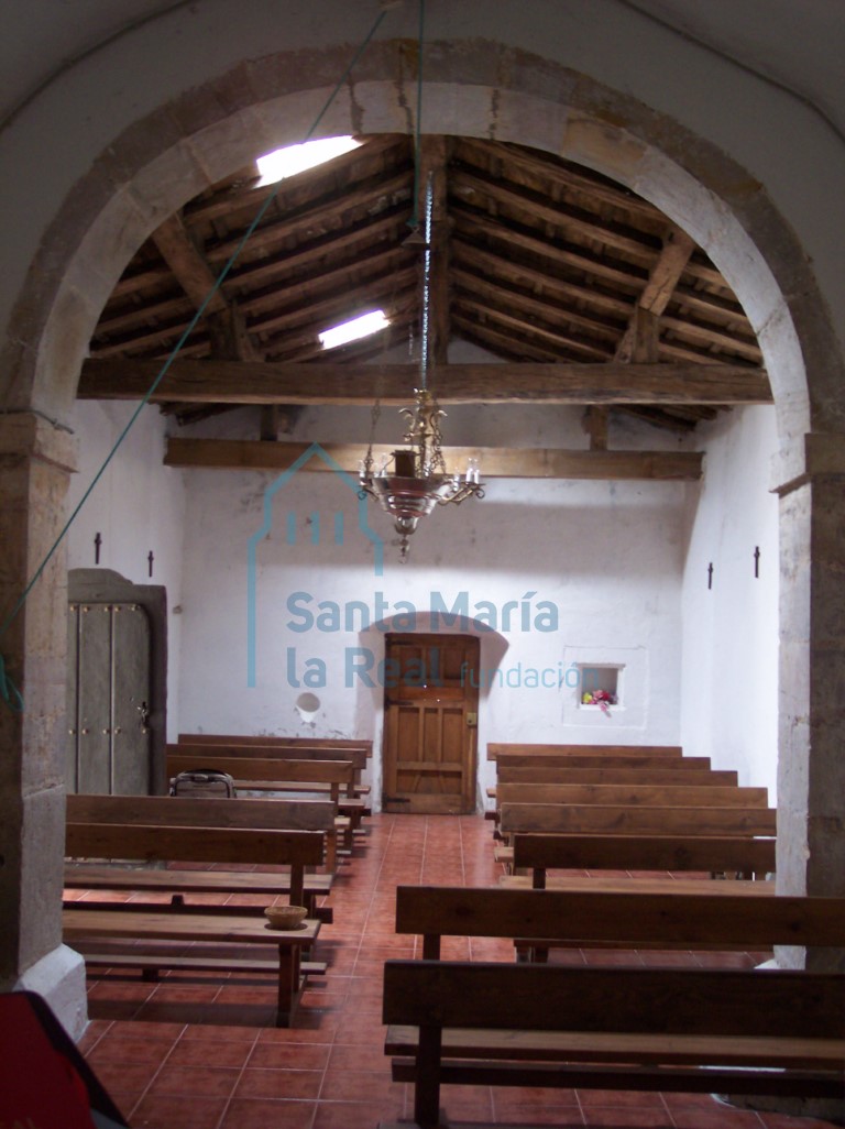 Interior de la iglesia desde el ábside
