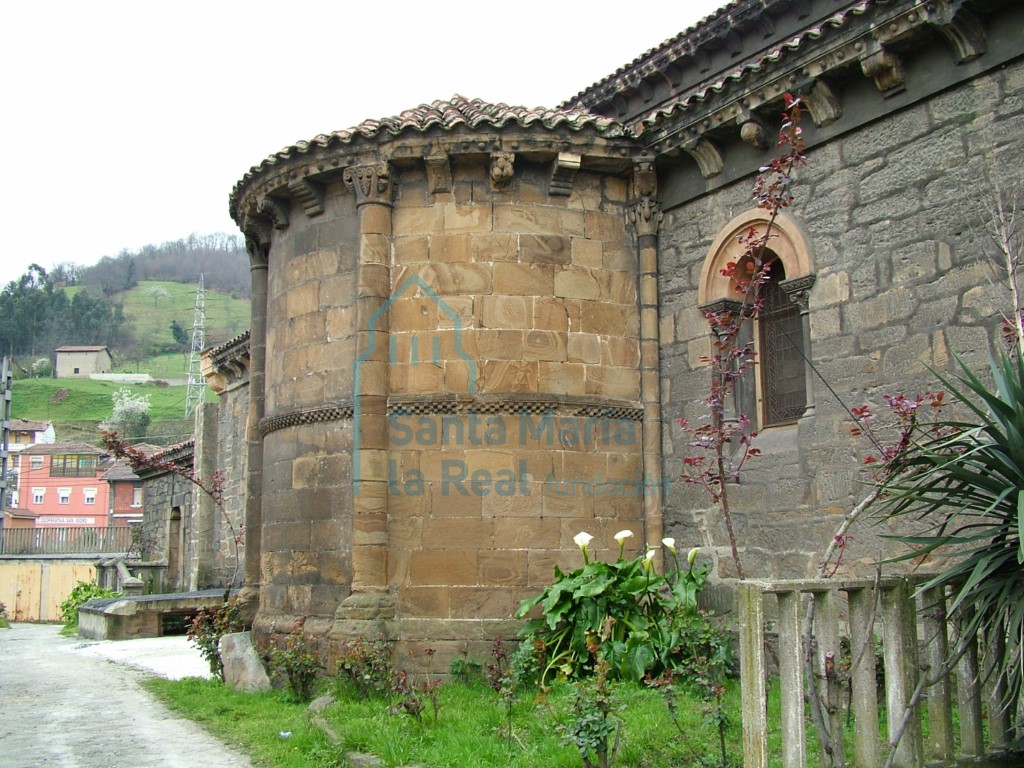 Exterior del ábside románico