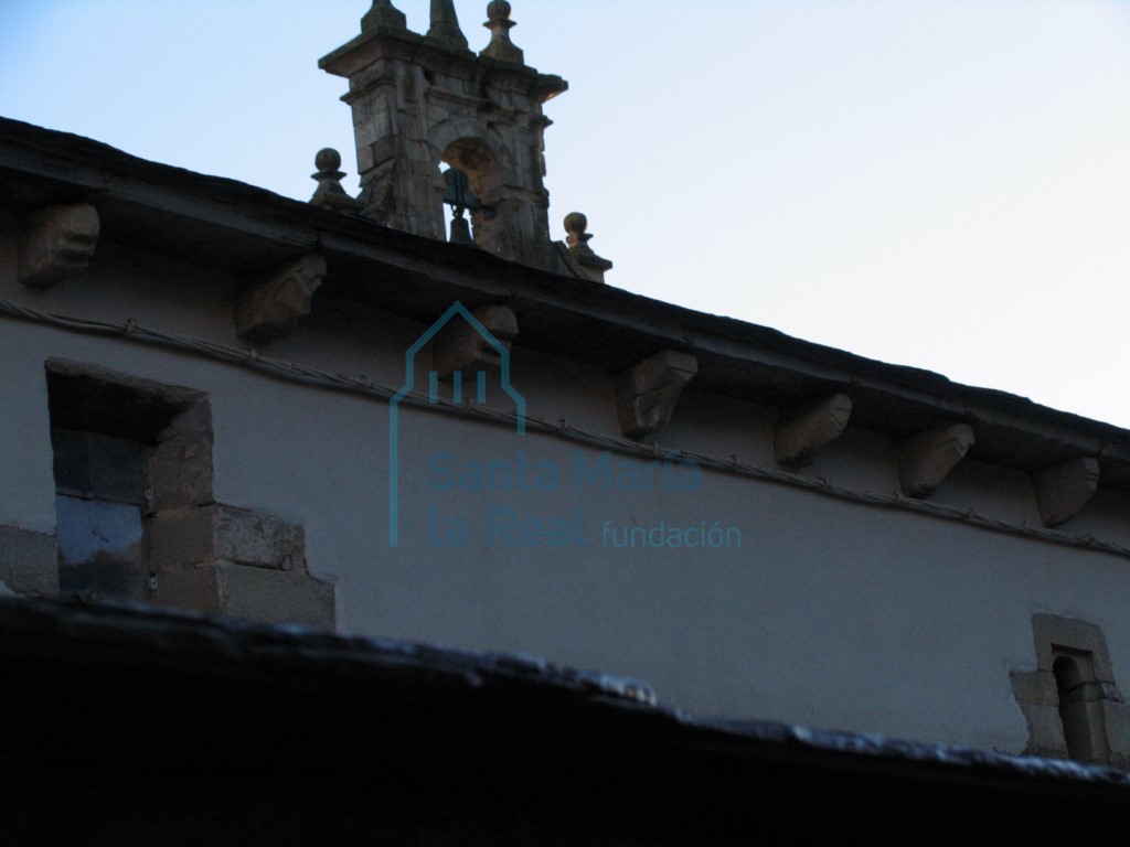 Canecillos de la fachada norte