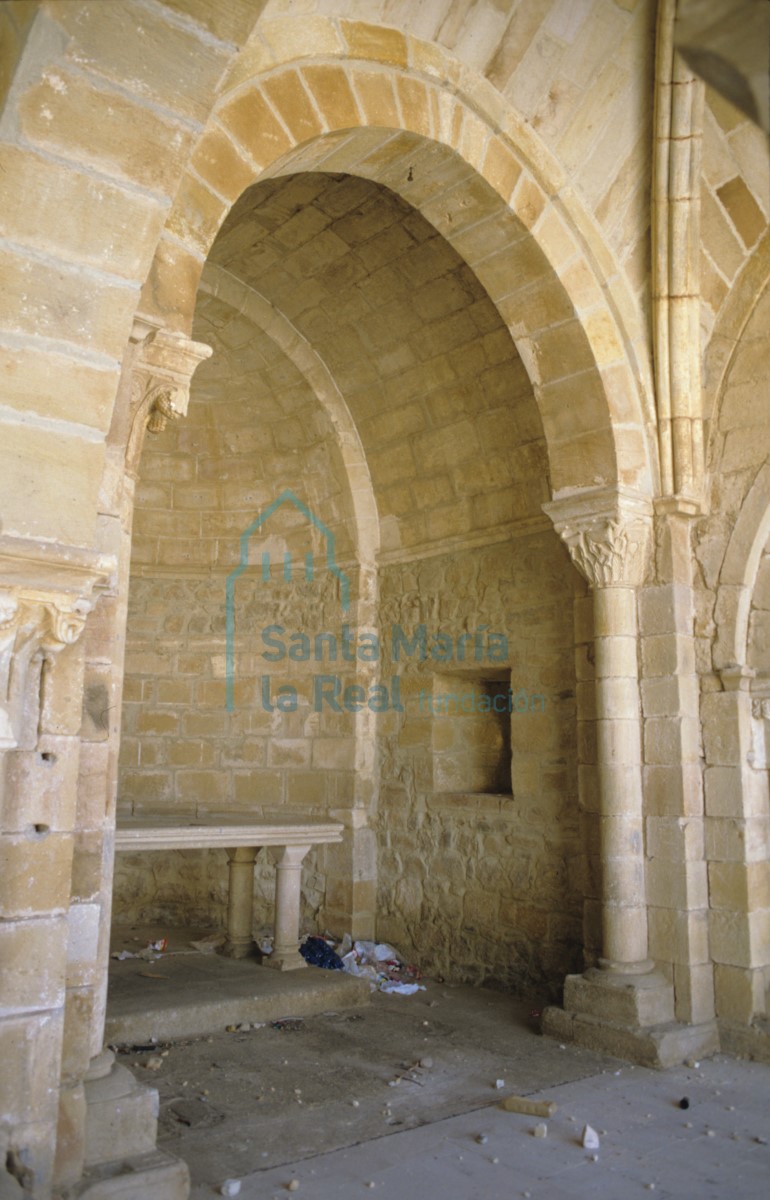 Interior de la cabecera